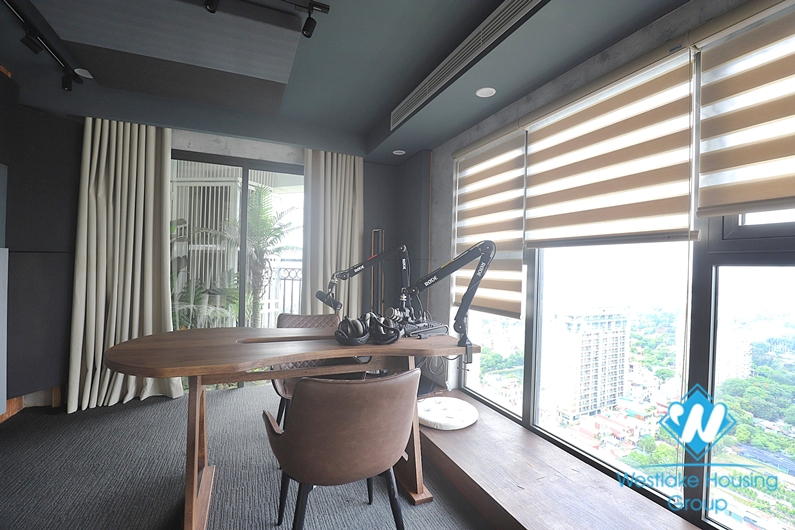 Large size apartment 4 bedrooms for rent at D' Leroi soleil Xuan Dieu.